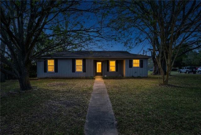 8501 Mcallister Drive, Theodore, AL 36582