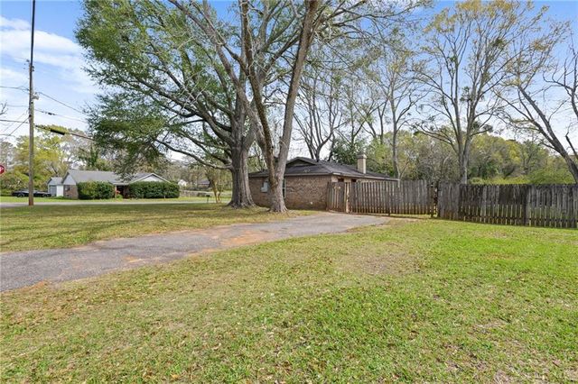 8501 Mcallister Drive, Theodore, AL 36582