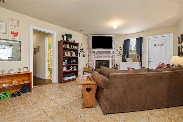 8501 Mcallister Drive, Theodore, AL 36582