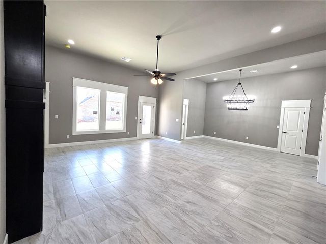 11604 NW 103rd Street, Yukon, OK 73099