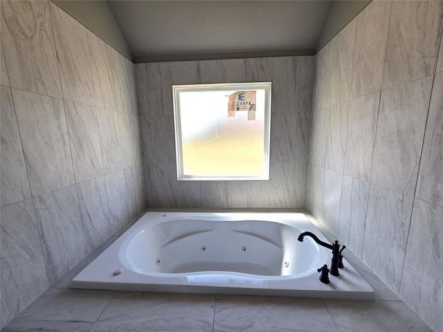 11604 NW 103rd Street, Yukon, OK 73099