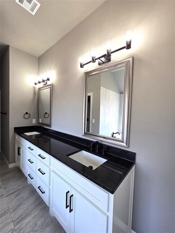 11604 NW 103rd Street, Yukon, OK 73099