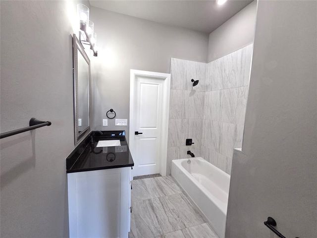 11604 NW 103rd Street, Yukon, OK 73099