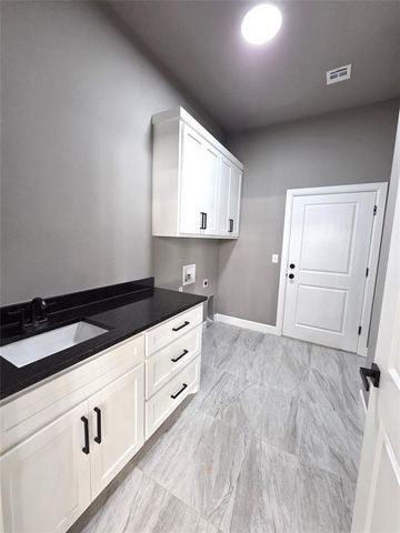 11604 NW 103rd Street, Yukon, OK 73099