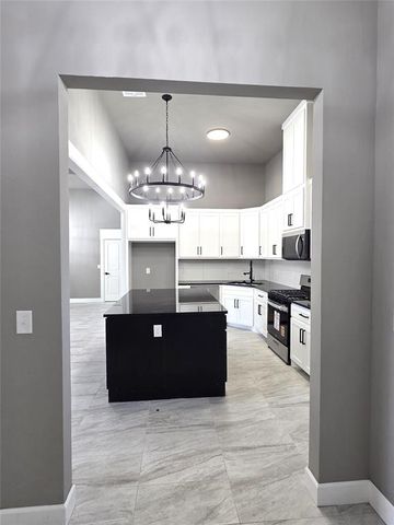 11604 NW 103rd Street, Yukon, OK 73099