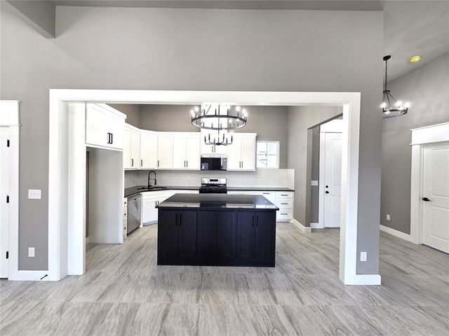 11604 NW 103rd Street, Yukon, OK 73099