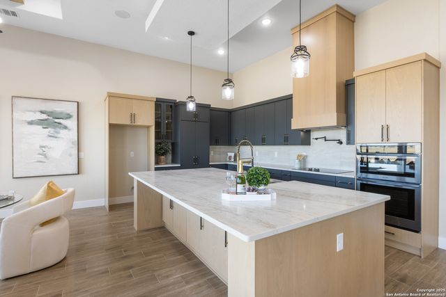 131 Sunset, La Vernia, TX 78121