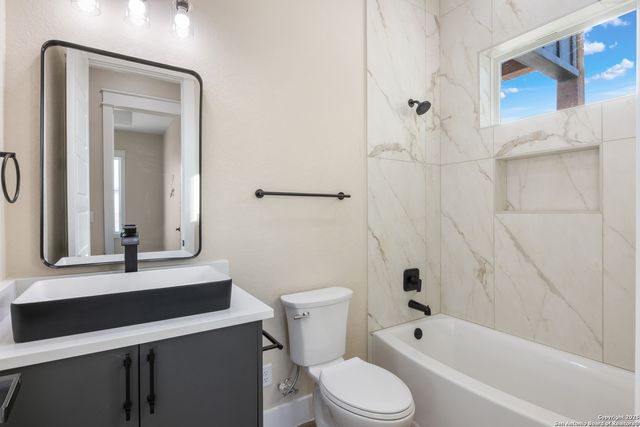 131 Sunset, La Vernia, TX 78121