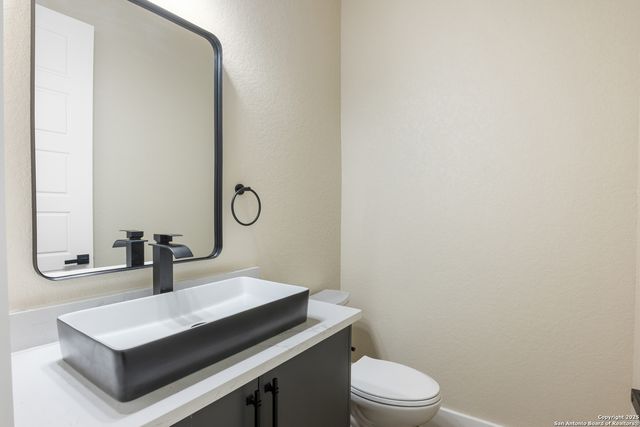 131 Sunset, La Vernia, TX 78121