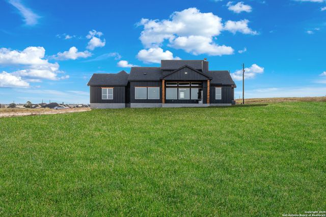 131 Sunset, La Vernia, TX 78121