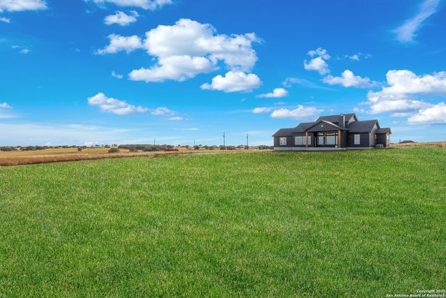 131 Sunset, La Vernia, TX 78121