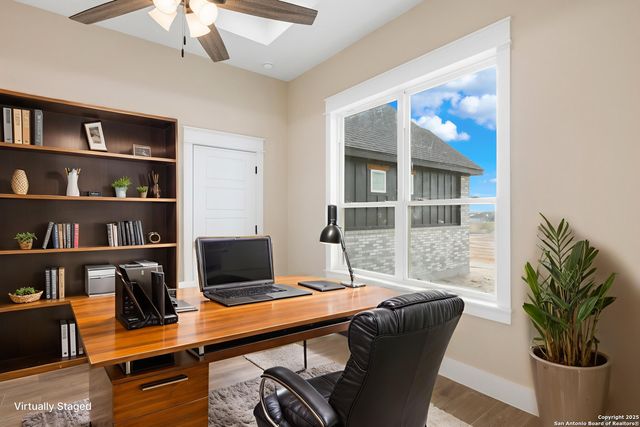 131 Sunset, La Vernia, TX 78121