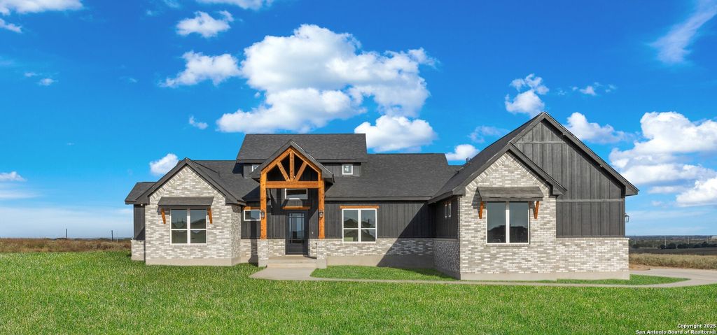 131 Sunset, La Vernia, TX 78121