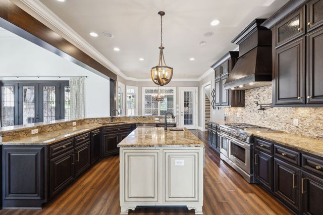 61 Harbor Cove Dr, Old Hickory, TN 37138