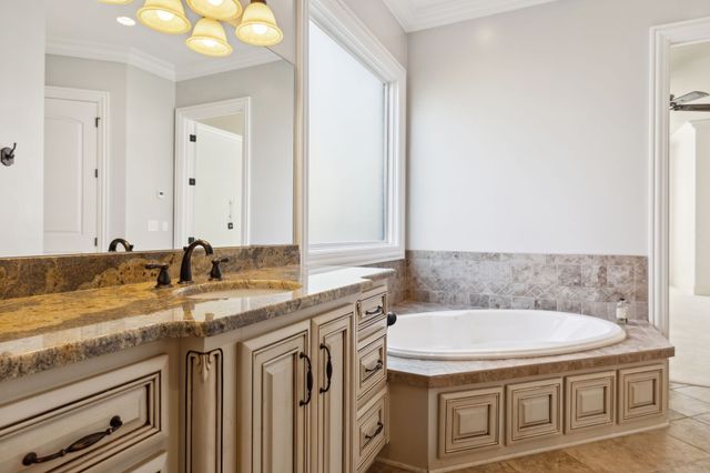 61 Harbor Cove Dr, Old Hickory, TN 37138