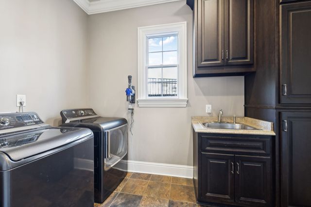 61 Harbor Cove Dr, Old Hickory, TN 37138