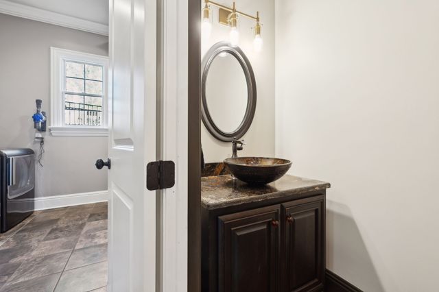 61 Harbor Cove Dr, Old Hickory, TN 37138