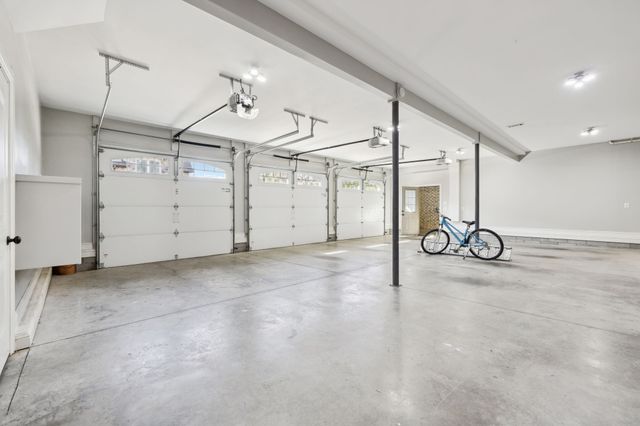 61 Harbor Cove Dr, Old Hickory, TN 37138