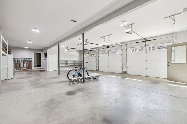 61 Harbor Cove Dr, Old Hickory, TN 37138