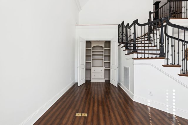 61 Harbor Cove Dr, Old Hickory, TN 37138