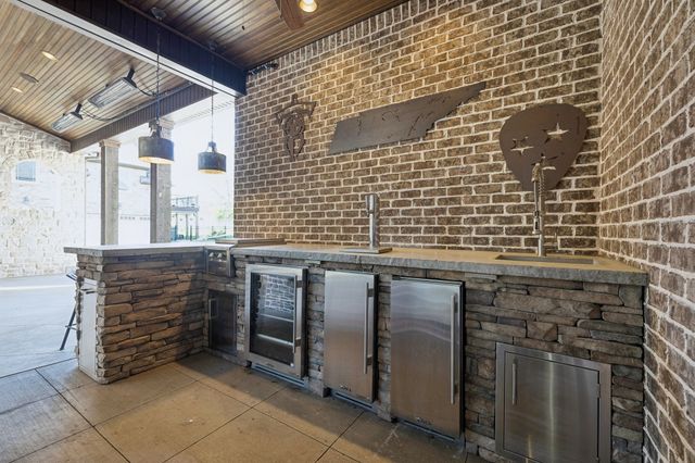 61 Harbor Cove Dr, Old Hickory, TN 37138