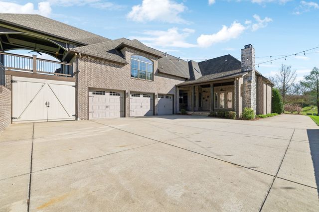 61 Harbor Cove Dr, Old Hickory, TN 37138