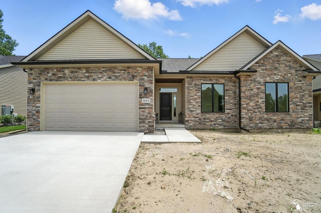 664 Central Park Boulevard, Monroe, MI 48162