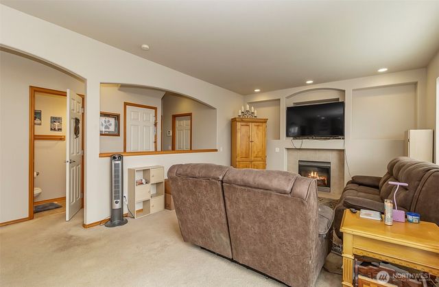 6822 38th Place NE, Marysville, WA 98270