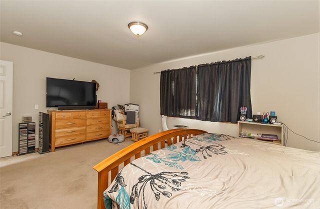 6822 38th Place NE, Marysville, WA 98270