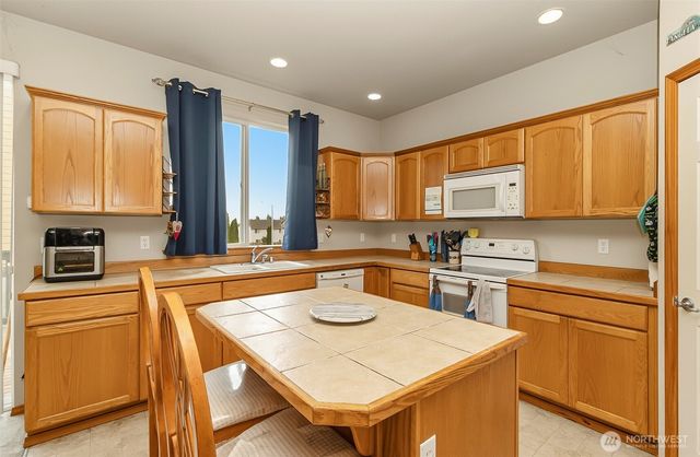 6822 38th Place NE, Marysville, WA 98270