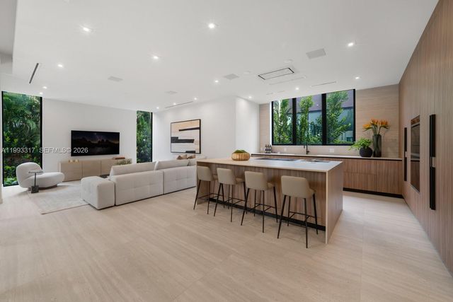 4095 Hardie Ave, Miami, FL 33133