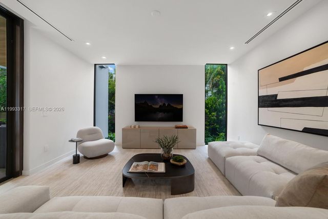 4095 Hardie Ave, Miami, FL 33133