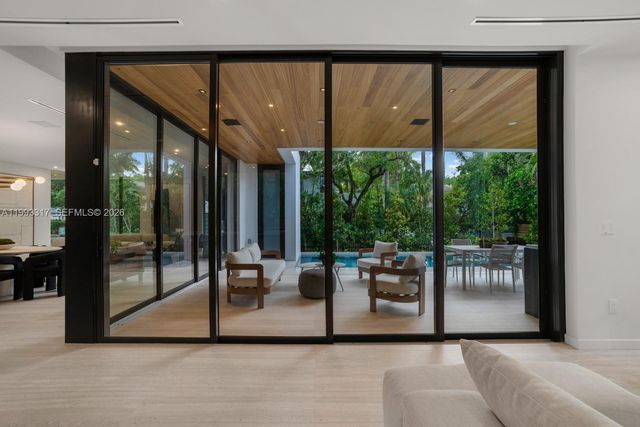 4095 Hardie Ave, Miami, FL 33133