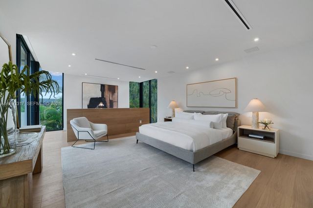 4095 Hardie Ave, Miami, FL 33133