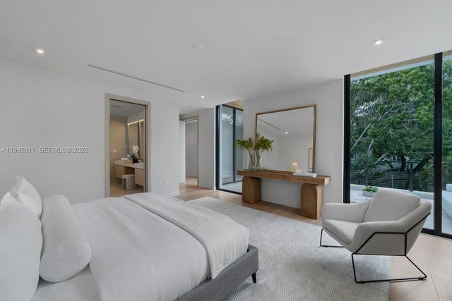 4095 Hardie Ave, Miami, FL 33133