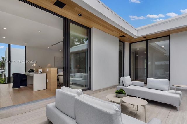 4095 Hardie Ave, Miami, FL 33133