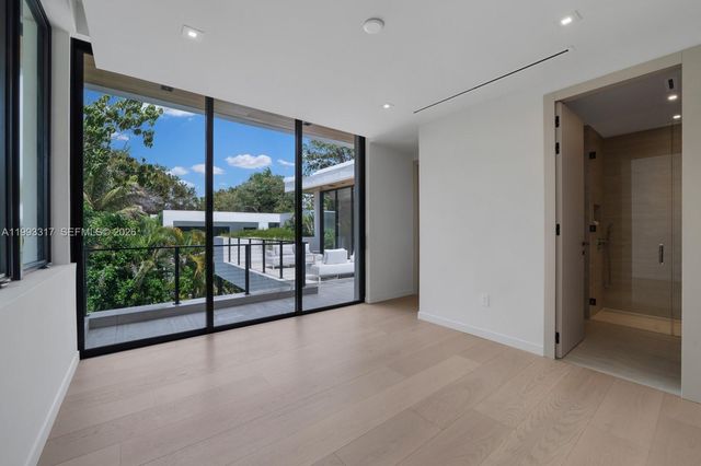 4095 Hardie Ave, Miami, FL 33133