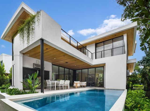 4095 Hardie Ave, Miami, FL 33133