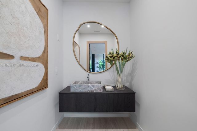 4095 Hardie Ave, Miami, FL 33133