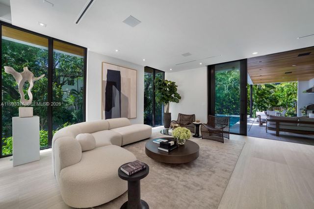 4095 Hardie Ave, Miami, FL 33133