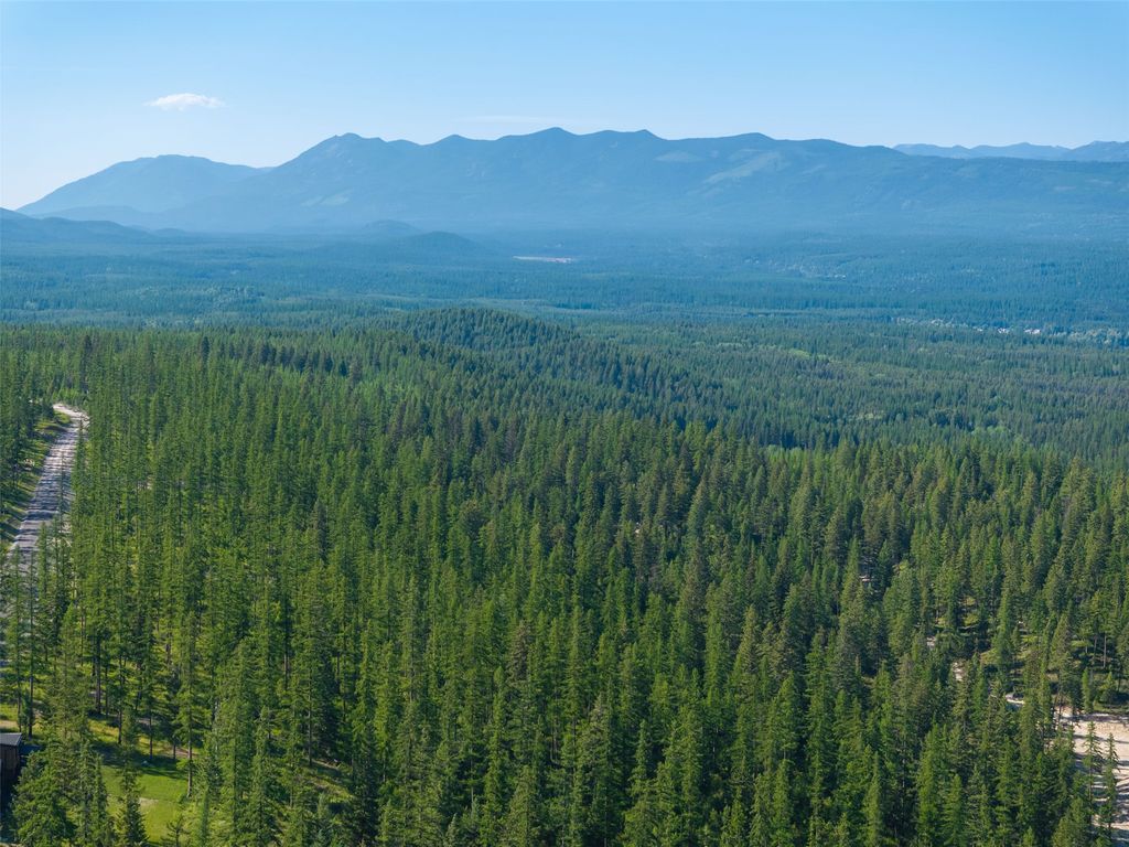 220 Chinook Lake Lane, Whitefish, MT 59937