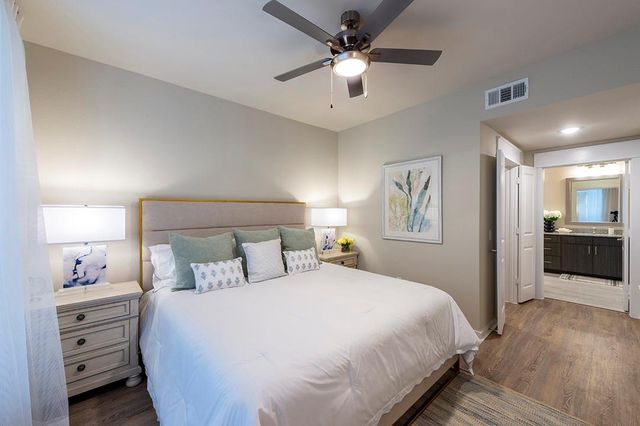 30020 Creekside Terrace Drive 8201, Spring, TX 77386
