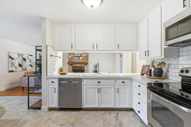 1316 Sharonwood Dr, Modesto, CA 95355