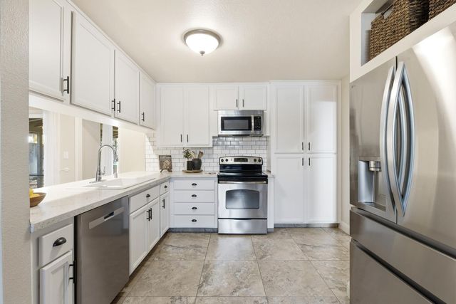 1316 Sharonwood Dr, Modesto, CA 95355