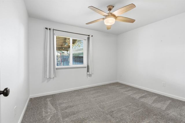 1316 Sharonwood Dr, Modesto, CA 95355