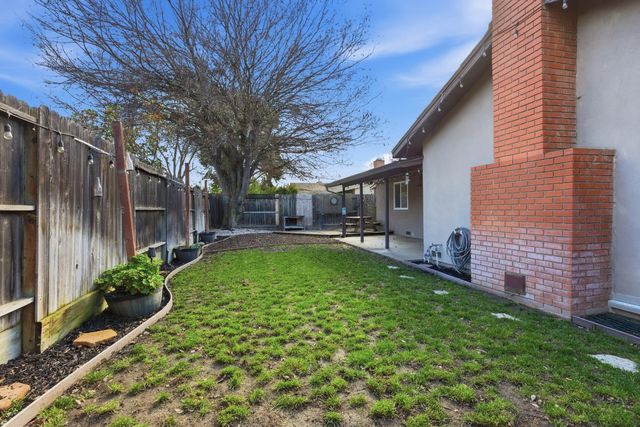 1316 Sharonwood Dr, Modesto, CA 95355