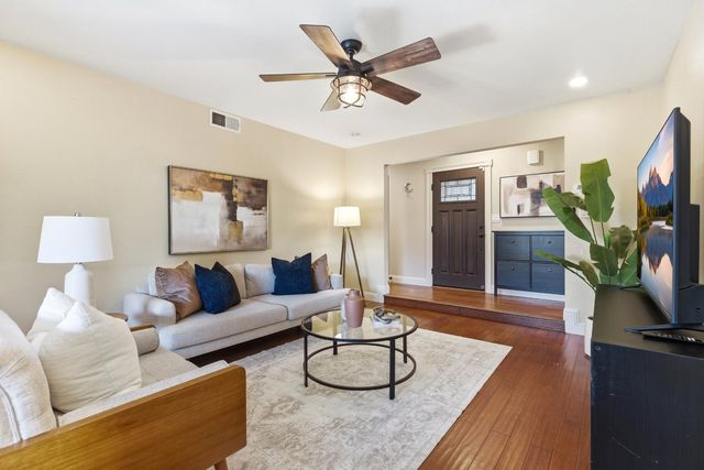 1316 Sharonwood Dr, Modesto, CA 95355