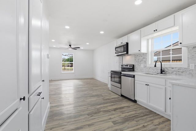 1802 N Webster, Midland, TX 79705