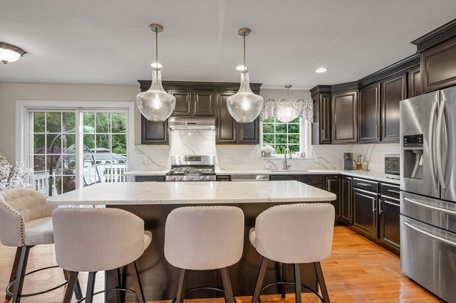 61 Saddle Rd, Dracut, MA 01826
