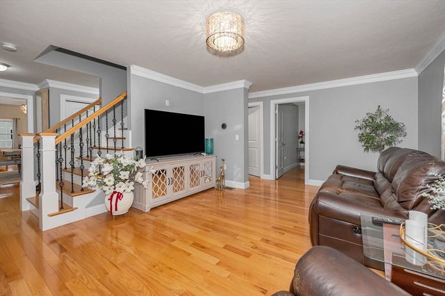 61 Saddle Rd, Dracut, MA 01826